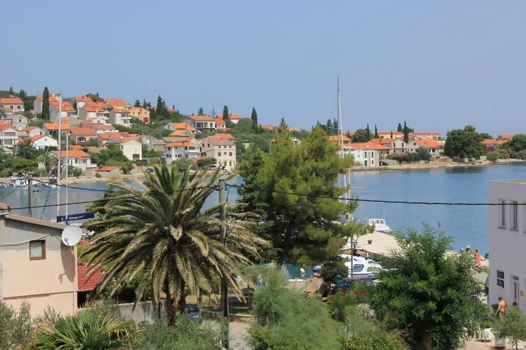 Apartments By The Sea Preko, Ugljan - 8292