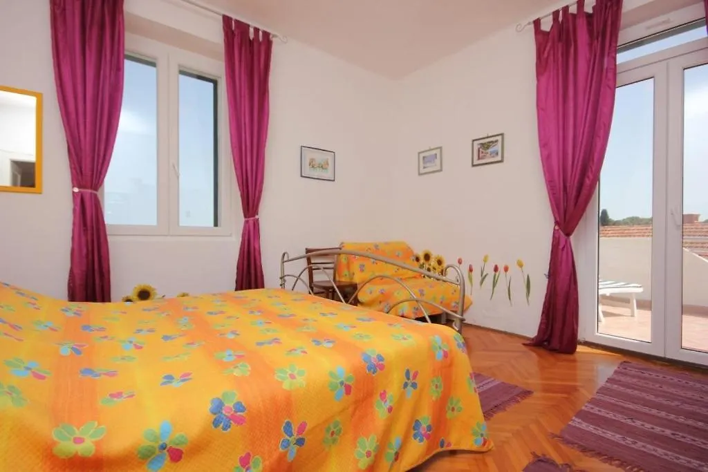 Apartments By The Sea Preko, Ugljan - 8292 0*, Preko